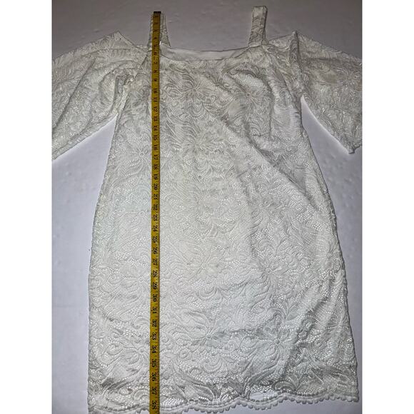 Signature by Robbie Bee Allover Lace Cold Shoulder Ivory Lined Dress Size XL - Picture 2 of 7
